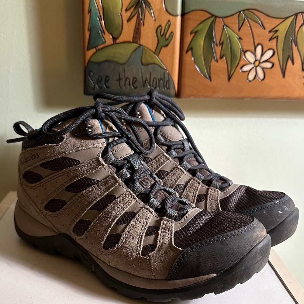 Columbia women’s/unisex Black and Tan Athletic Shoes